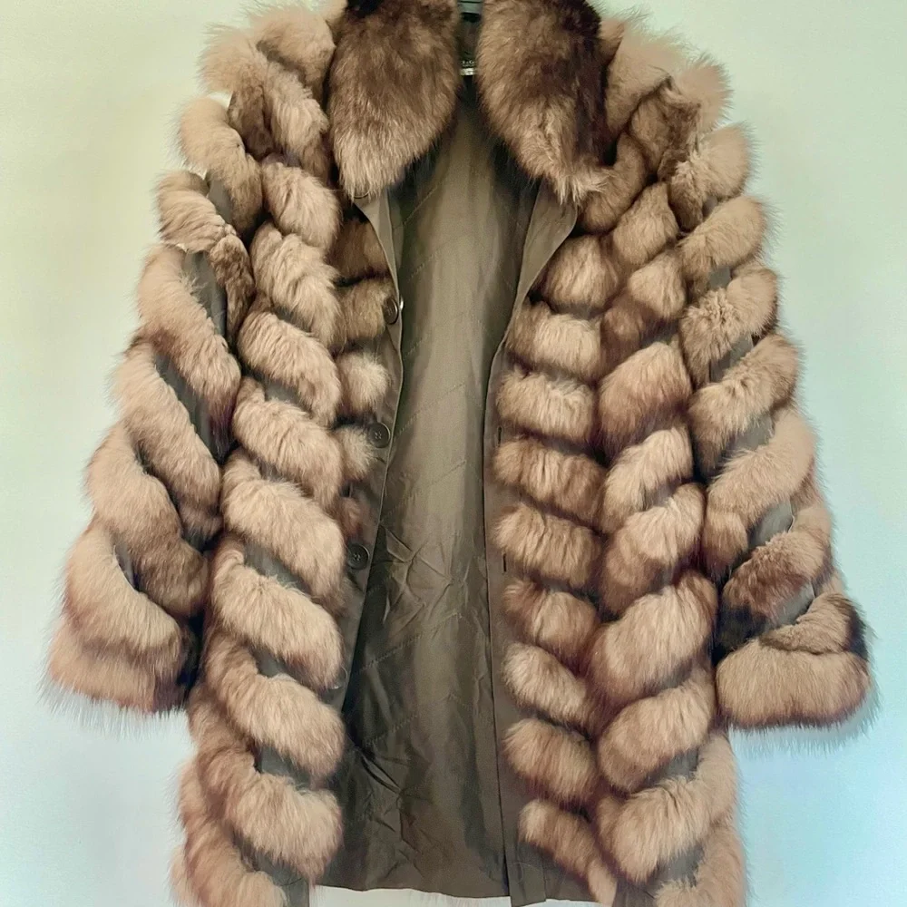 Dolce and Gabbana real fur coat size 6 - Picture 3 of 16